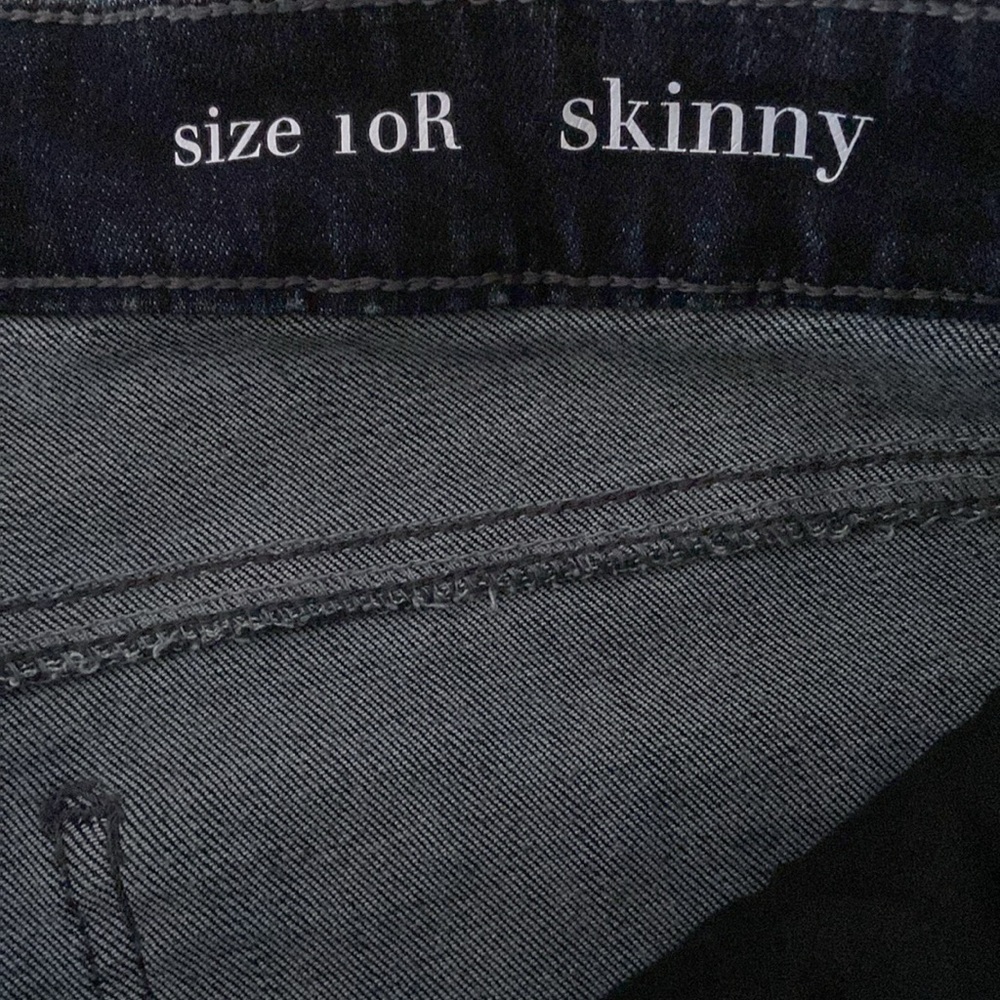 Crown & Ivy Women’s Floral Embroidered Dark Wash Mid Rise Skinny Jeans Size 10R - Picture 5 of 9